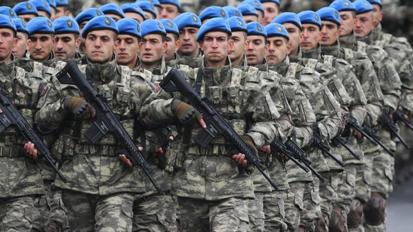 Военный парад в Баку
