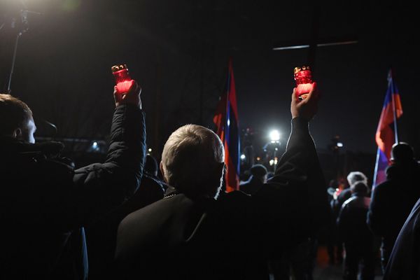 Факельное шествие в Ереване в память о погибших в Нагорном Карабахе Факельное шествие в Ереване в память о погибших в Нагорном Карабахе