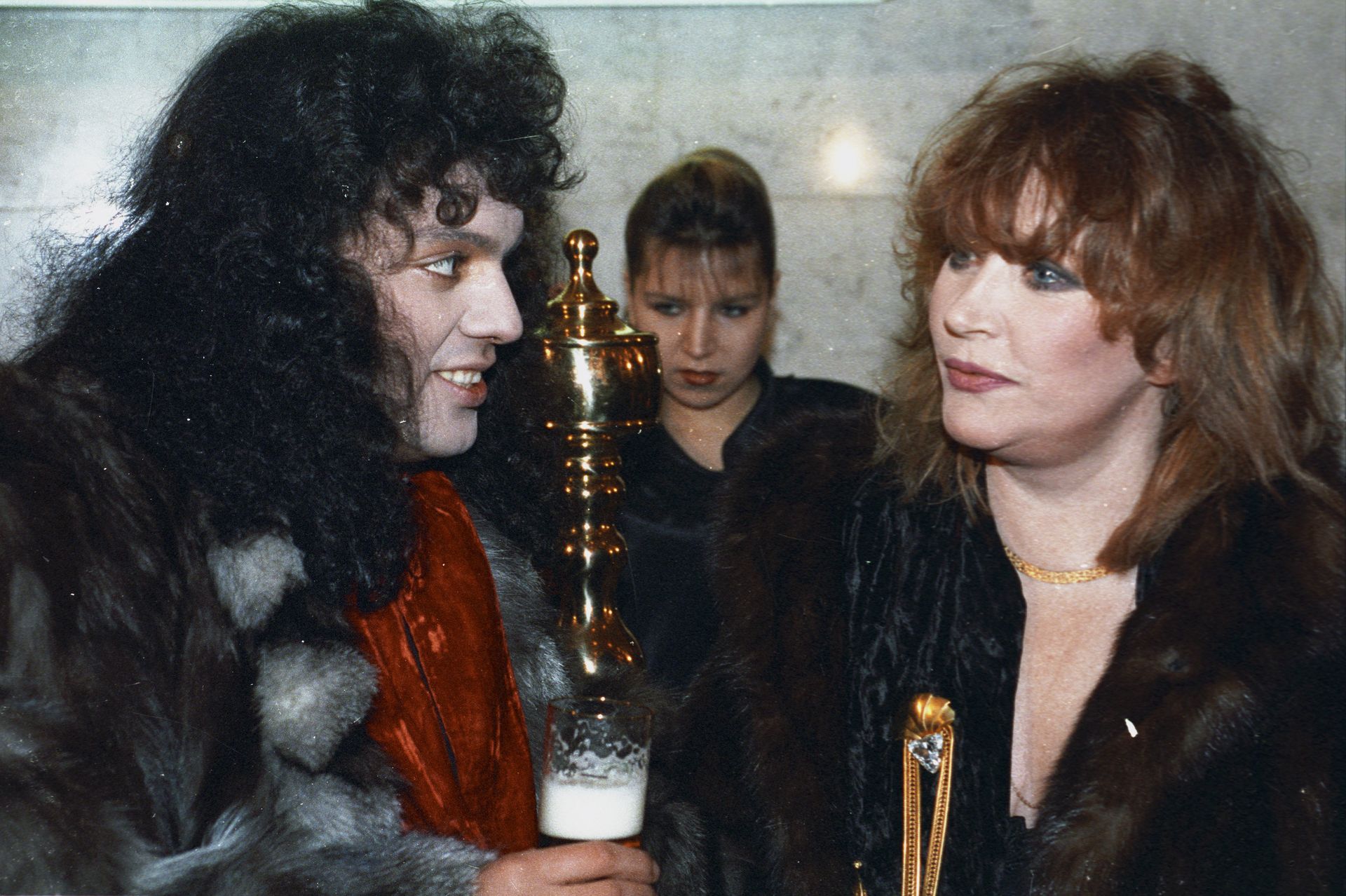Эстрадные певцы Алла Пугачева (справа) и Филипп Киркоров (слева). - РИА Новости, 1920, 06.02.2021