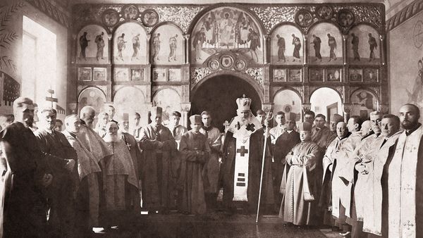 Митрополит Андрей Шептицкий на освящении часовни (1929). Последние слева - Иосиф Слепой и П.И.Холодний