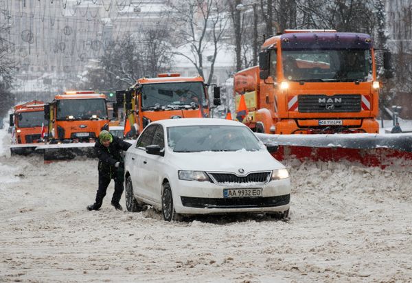 Киев снег