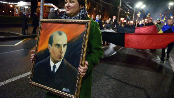 Марши националистов на Украине
