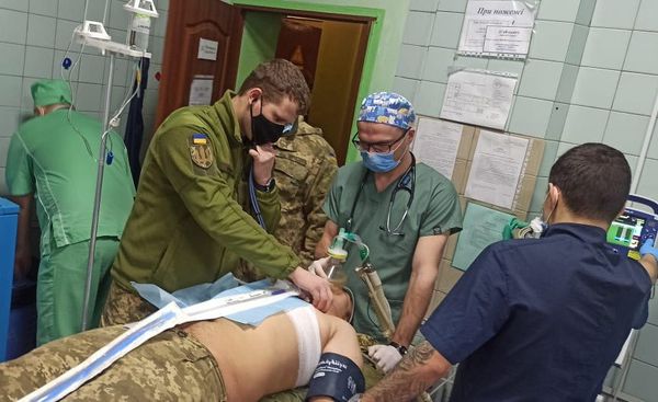 ВСУ АТО раненный солдат