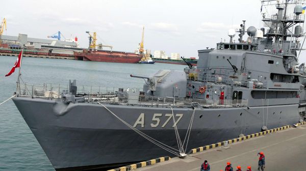 В порт Одессы вошли военные корабли НАТО