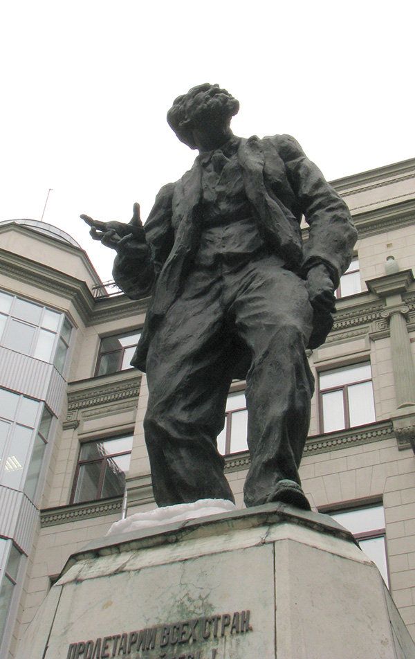 Вацлав Воровский памятник