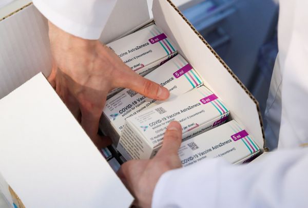 коробка вакцина COVID-19 Oxford / AstraZeneca