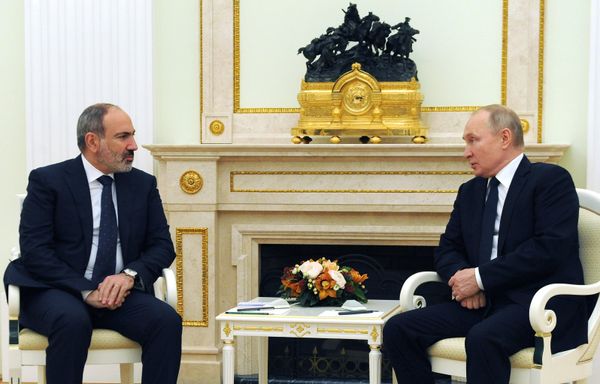 Президент РФ В. Путин провел встречу с премьер-министром Армении Н. Пашиняном