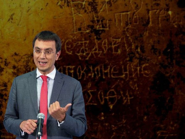 Коллаж Омелян Владимир граффити Софийского Киевского собора