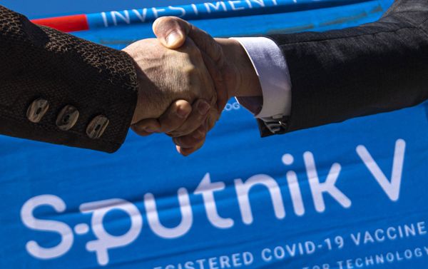 Первая партия российской вакцины Sputnik V доставлена в Киргизию