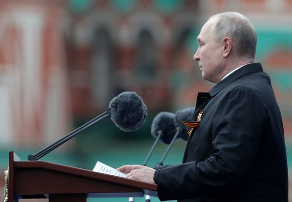 Президент РФ В. Путин на военном параде в честь 76-й годовщины Победы в ВОВ