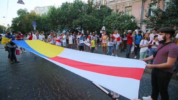 Акция в Киеве в поддержку протестующих в Белоруссии