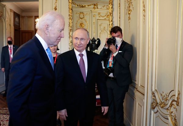 Встреча президентов России и США В. Путина и Дж. Байдена в Женеве Встреча президентов России и США В. Путина и Дж. Байдена в Женеве