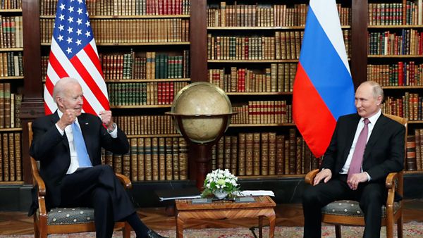 Встреча президентов России и США В. Путина и Дж. Байдена в Женеве Встреча президентов России и США В. Путина и Дж. Байдена в Женеве