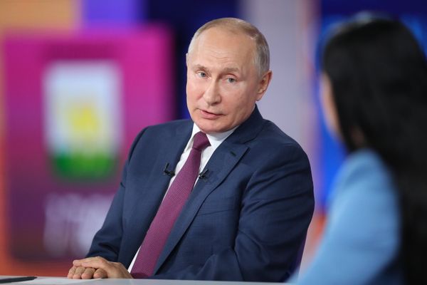 Прямая линия с президентом РФ Владимиром Путиным Прямая линия с президентом РФ Владимиром Путиным