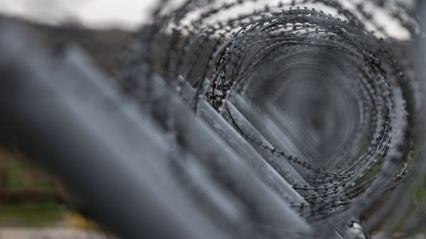 Центр приема и идентификации нелегальных мигрантов в греческом Филакио