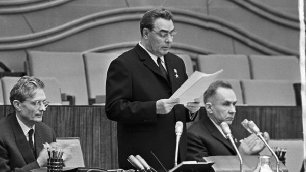  Михаил Суслов, Леонид Брежнев и Алексей Косыгин в президиуме  XXIII съезда КПСС, март-апрель 1966 года