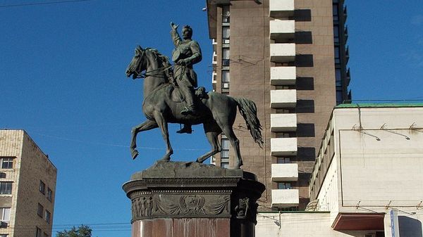 Памятник Щорсу в Киеве
