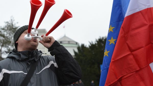 Антиправительственный митинг в Варшаве