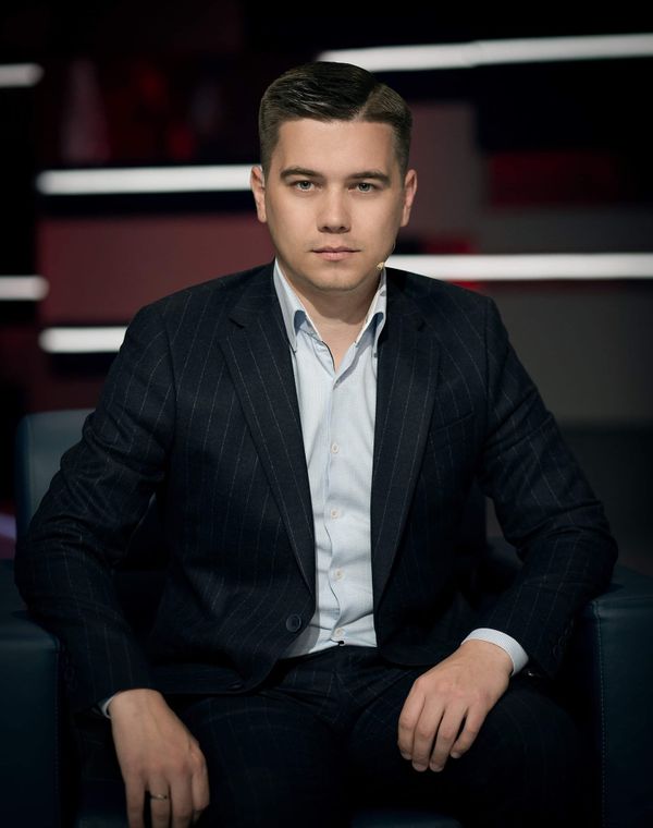 политолог Александр Лазарев