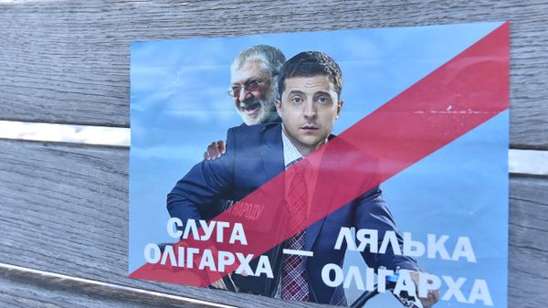 Митинг против кандидата в президенты Украины В. Зеленского во Львове