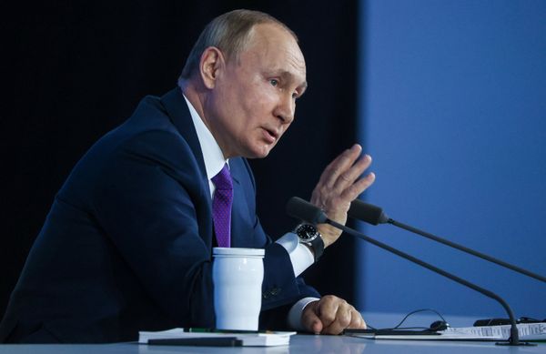 Ежегодная пресс-конференция президента России Владимира Путина Ежегодная пресс-конференция президента России Владимира Путина