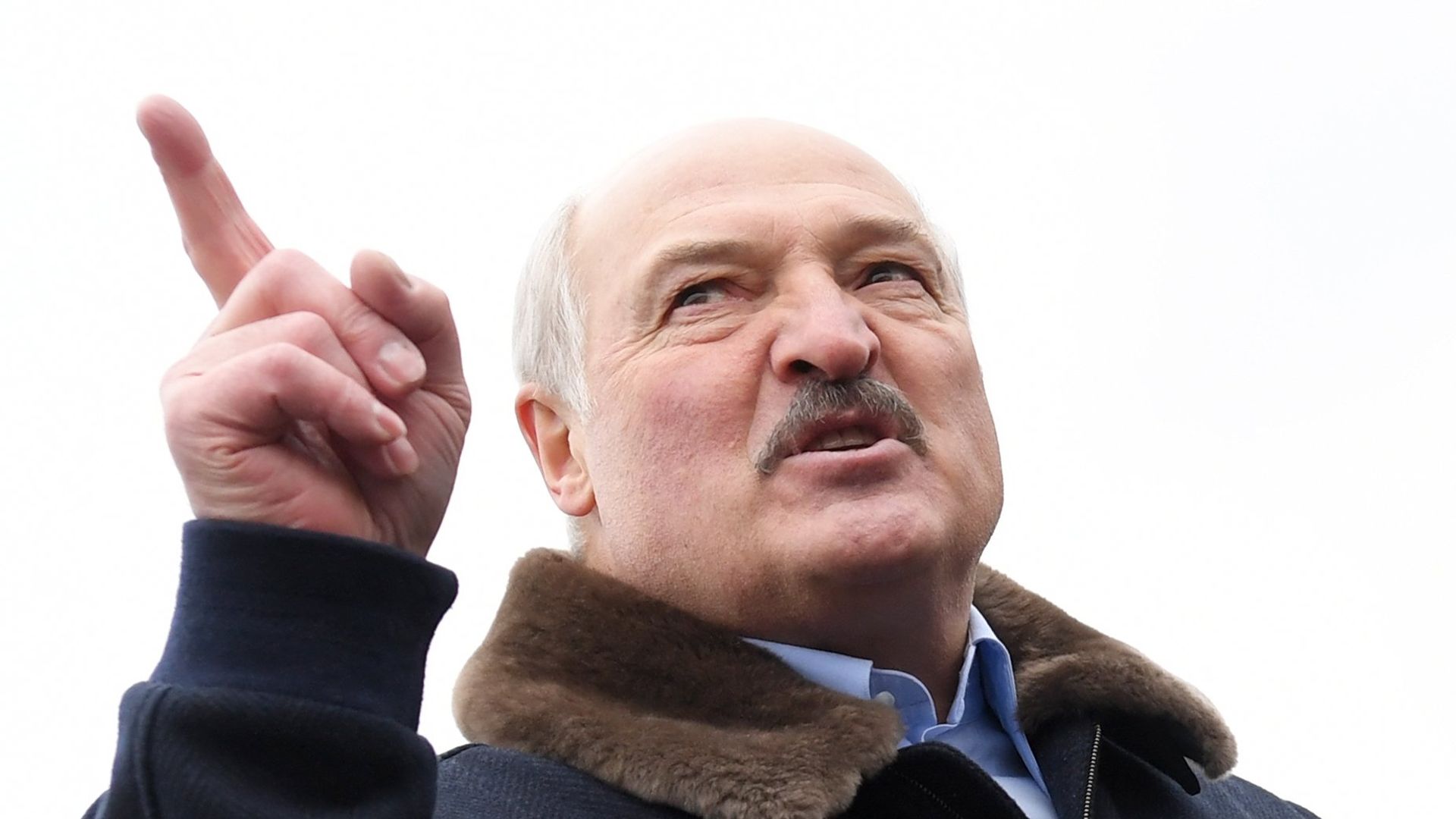 Президент Белоруссии А. Лукашенко посетил лагерь мигрантов на границе Президент Белоруссии А. Лукашенко посетил лагерь мигрантов на границе - РИА Новости, 1920, 10.01.2022