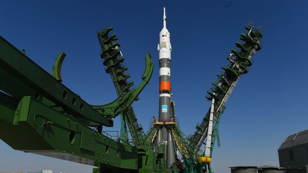 Вывоз РН «Союз-2.1а» на стартовую площадку 