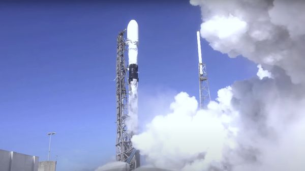 Falcon 9 Space X запустил в космос украинский спутник Сич-2-30