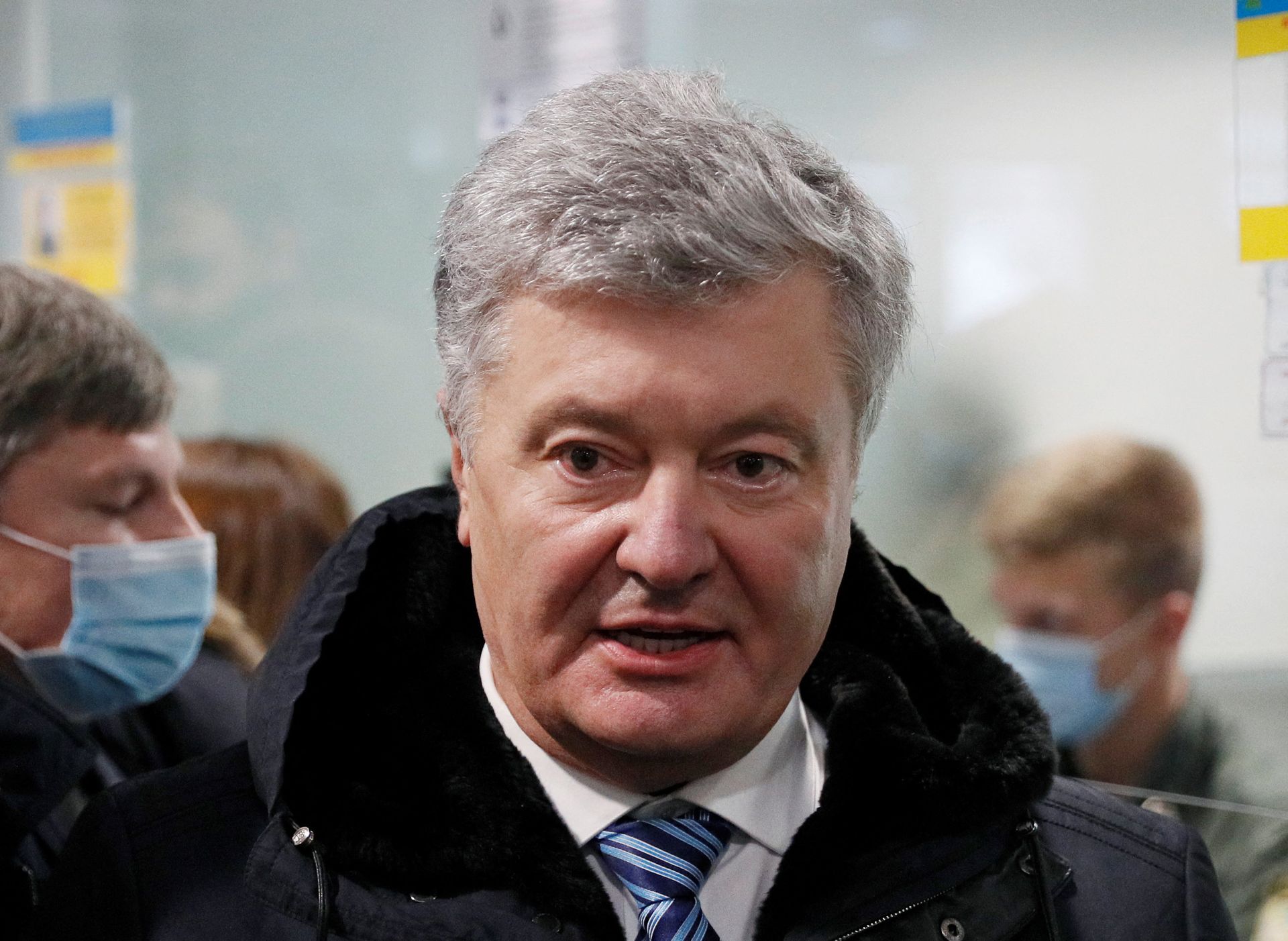 Порошенко аэропорт Киев таможня паспортный контроль - РИА Новости, 1920, 18.01.2022