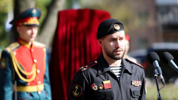 В Донецке установили памятник герою ДНР А. Павлову