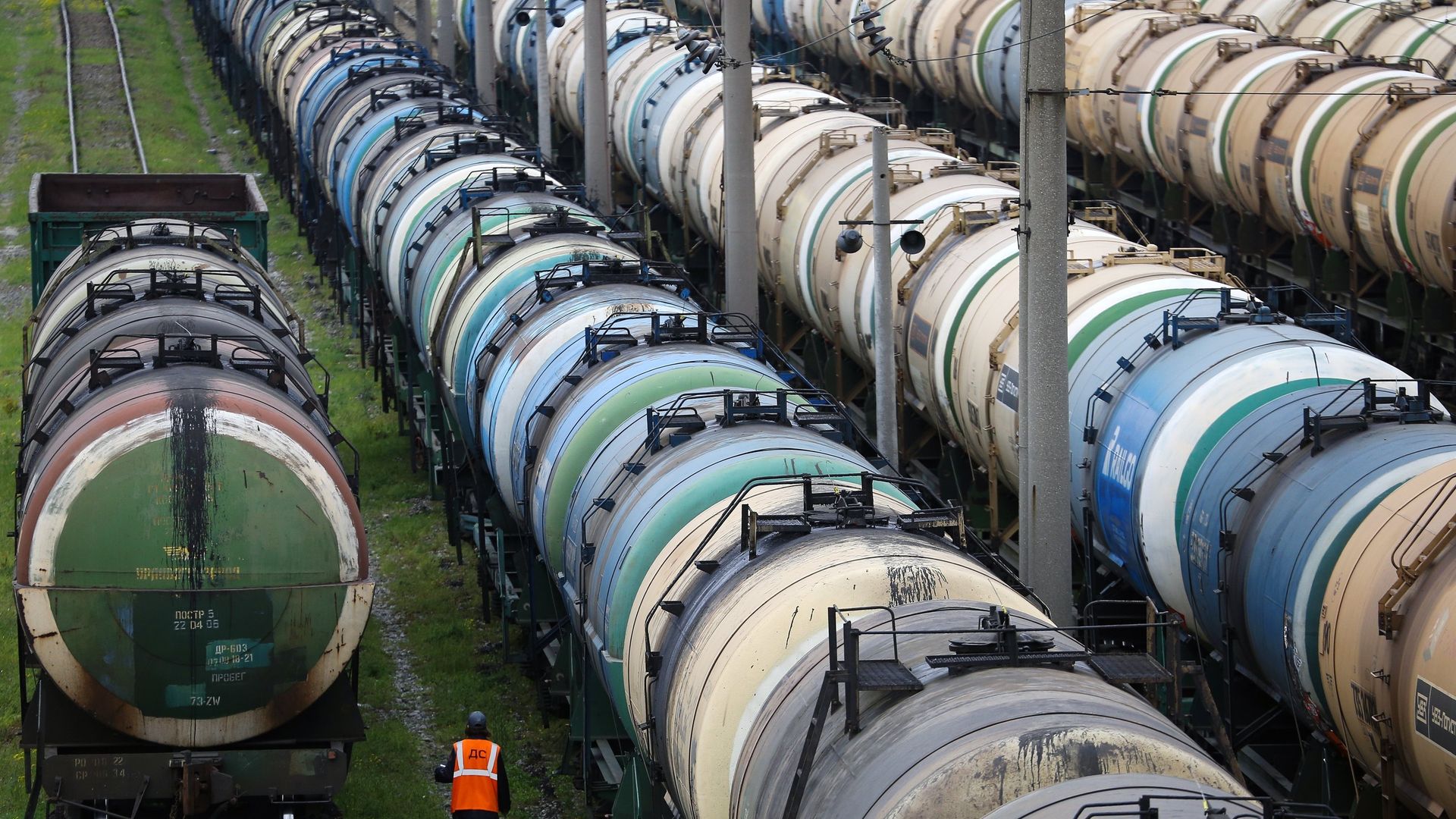 Железнодорожные цистерны для нефтепродуктов - РИА Новости, 1920, 09.08.2022