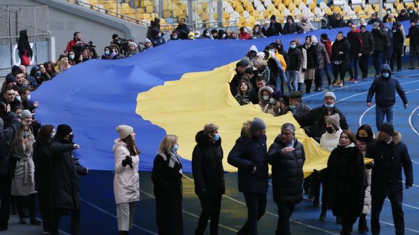 Президент Украины В. Зеленский объявил 16 февраля Днем единения