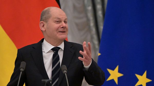 Президент РФ В. Путин встретился с канцлером ФРГ О. Шольцем