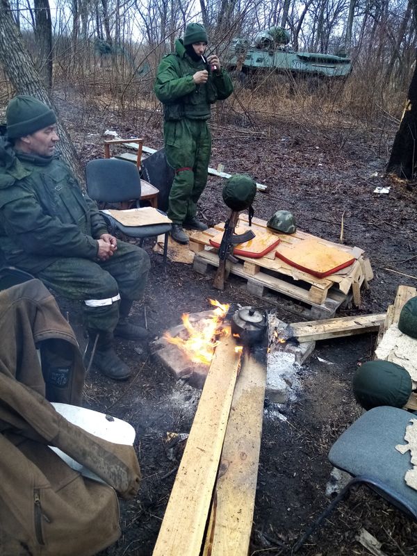 ДНР Николаевка Военнослужащие народной милиции оружие