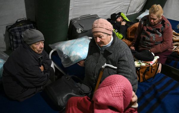 Беженцы с подконтрольной ВСУ территории в районе Мариуполя Беженцы с подконтрольной ВСУ территории в районе Мариуполя