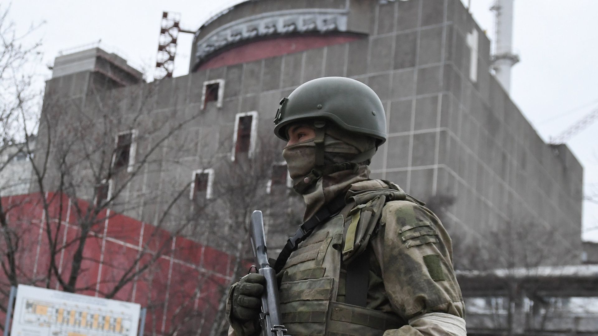 Запорожская АЭС находится под контролем российских военных Запорожская АЭС находится под контролем российских военных - РИА Новости, 1920, 08.08.2022
