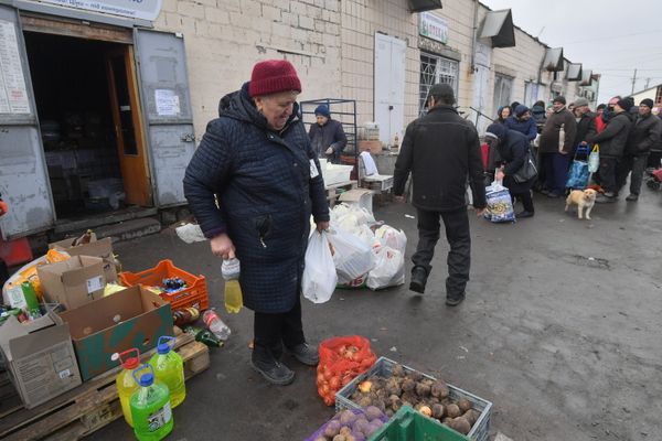 Жизнь в освобожденном поселке Сартана в ДНР Жизнь в освобожденном поселке Сартана в ДНР