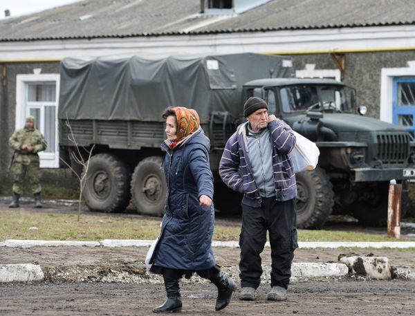 Освобожденное село Бугас в ДНР / Помощь беженцам из окрестностей Мариуполя и жителям на территориях ДНР