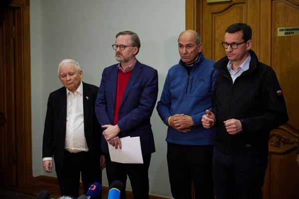 Ярослав Качиньский Петр Фиала Янез Янша Матеуш Моравецкий Ярослав Качиньский Петр Фиала Янез Янша Матеуш Моравецкий