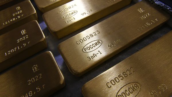 Слитки драгоценных металлов, произведенные на предприятии Красцветмет