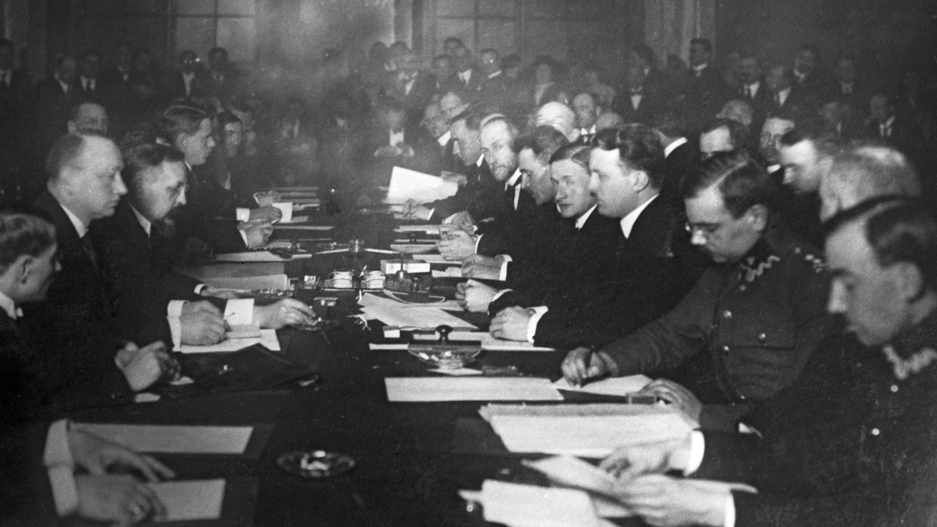 Подписание мирного договора между РСФСР и Польской республикой 18 марта 1921 года в Риге Подписание мирного договора между РСФСР и Польской республикой 18 марта 1921 года в Риге - РИА Новости, 1920, 18.03.2023