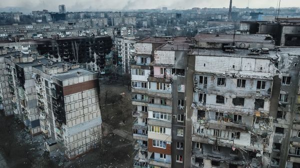 Разрушенные дома на пересечении бульвара Шевченко и улицы Куприна в Мариуполе Разрушенные дома на пересечении бульвара Шевченко и улицы Куприна в Мариуполе