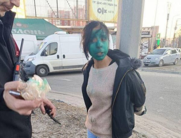 Львов националисты цыгане, облитые зеленкой Львов националисты цыгане, облитые зеленкой