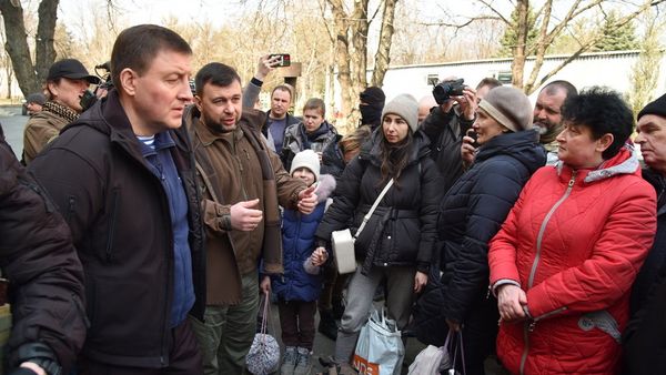 пункт временного размещения в Володарском беженцы жители Мариуполь Украина Денис Пушилин Андрей Турчак центр помощи