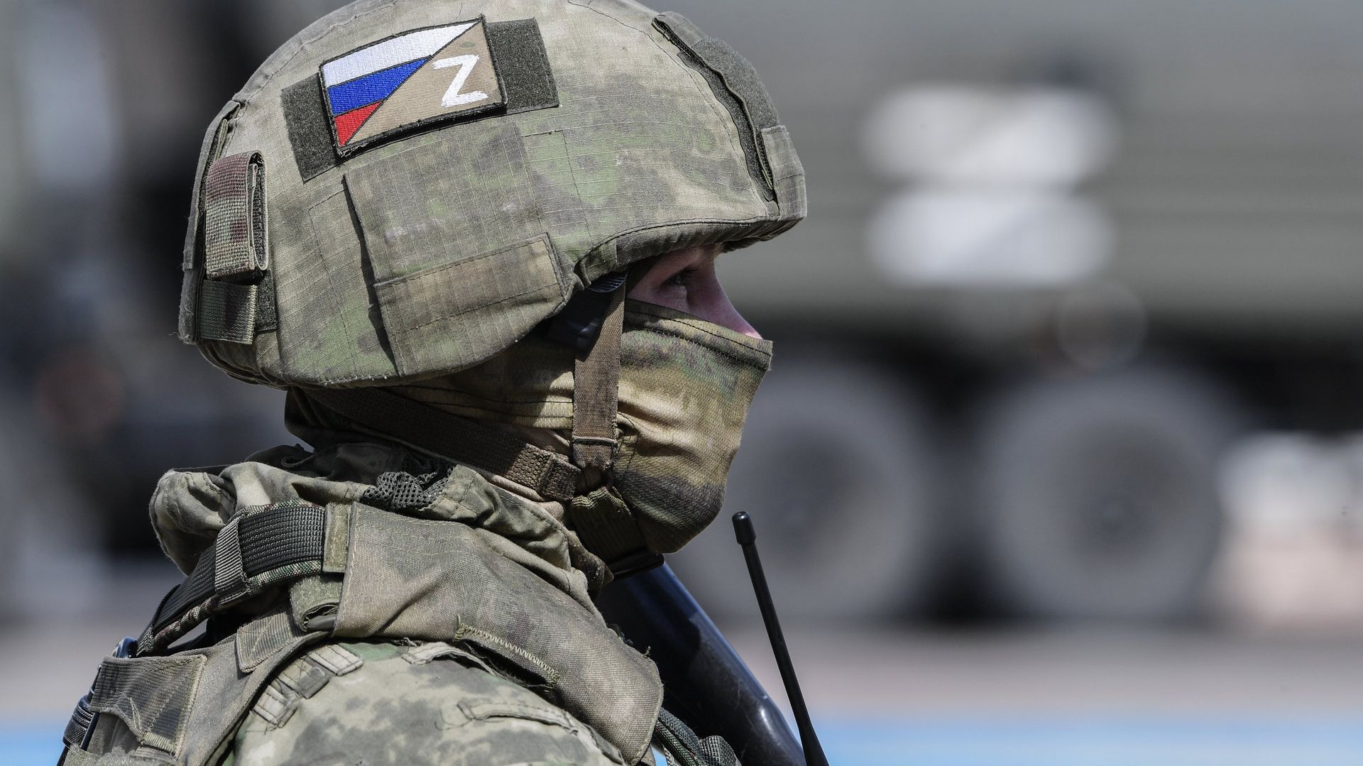 Сотрудники Росгвардии охраняют освобожденный Мелитополь - РИА Новости, 1920, 14.04.2022