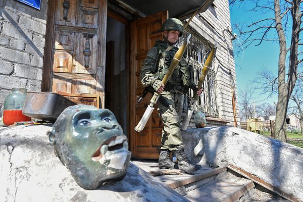 Работа саперов в Мариуполе