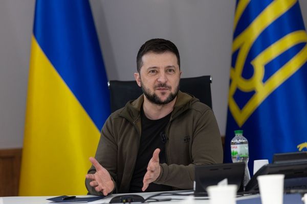 Зеленский украинский флаг Зеленский украинский флаг
