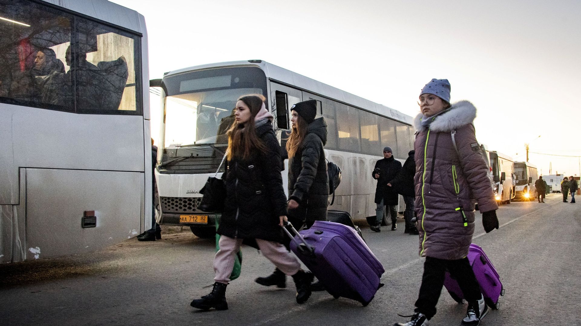 Эвакуация иностранных граждан из Херсонской области в Крым - РИА Новости, 1920, 24.11.2022