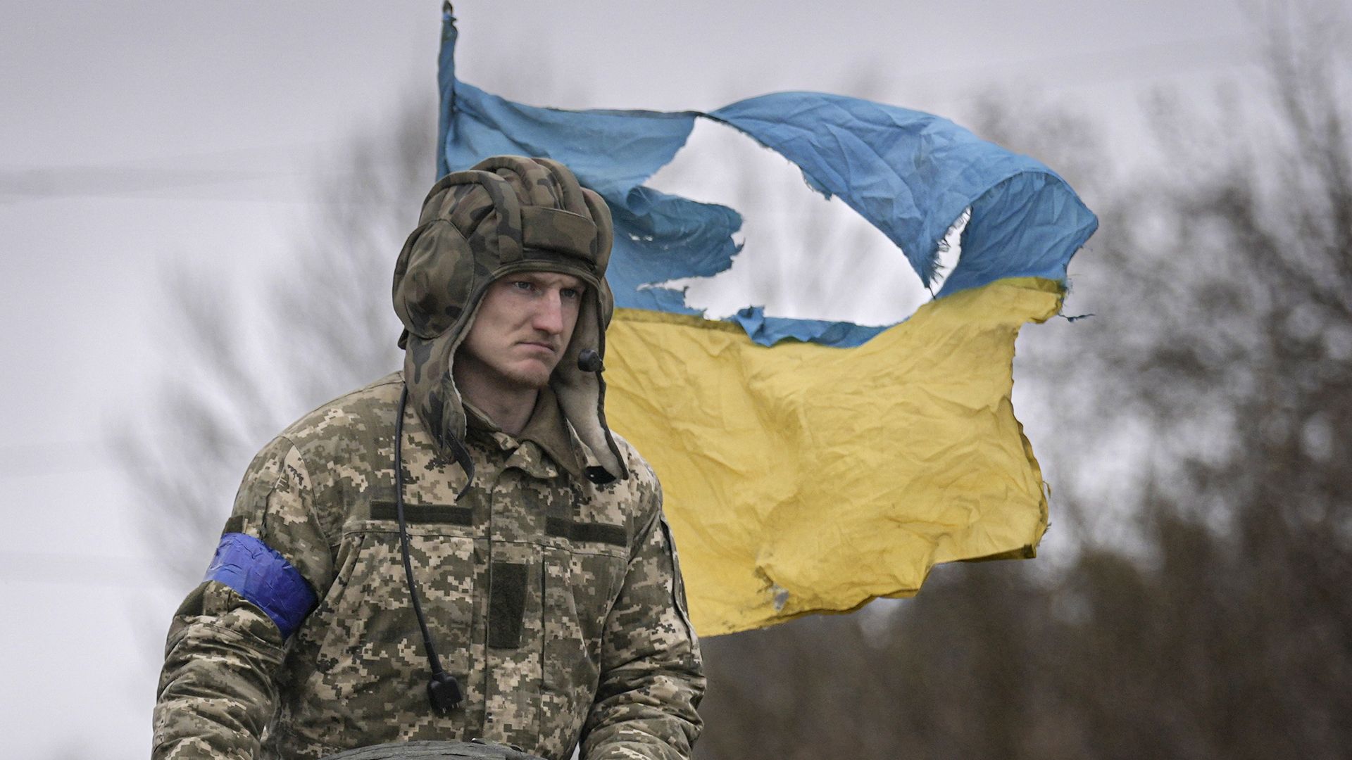 ВСУ флаг украинский танкист военнослужащий - РИА Новости, 1920, 25.07.2022