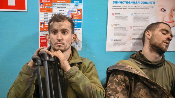 Военнопленным ВСУ оказывают помощь в Новоазовской ЦРБ